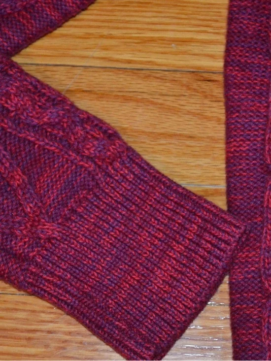 Women’s GAP maroon cable-knit sweater size  M - Picture 9 of 15